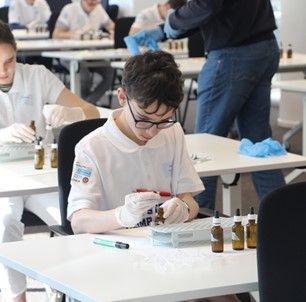 Luca Romagnani (2Ad) behaalt brons op STEM-Olympiade!